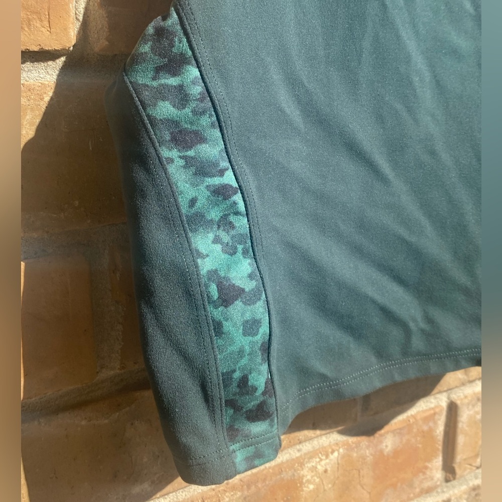 Athleta XL Conscious Crop Camo Green ~ Small - Picture 7 of 9